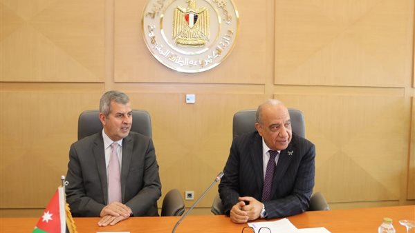 وزيرا الكهرباء والطاقة والثروة المعدنية الأردني يشهدان مراسم توقيع عقد تبادل الطاقة الكهربائية لعام 2026