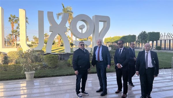 تفتيش أمنى وبيئى لمطار الأقصر ومواقع البالون الطائر بالبر الغربى