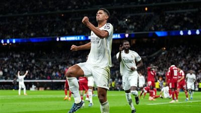 الشوط الأول: ريال مدريد يتقدم على إشبيلية بهدف جود بيلينجهام في الدوري الإسباني