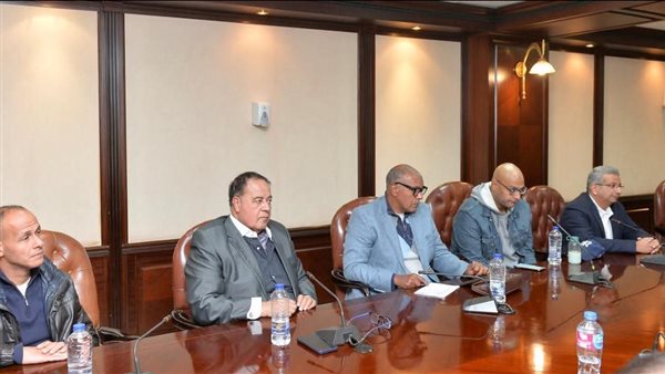 رئيس الأعلى للإعلام يشارك في مناقشة التوصيات النهائية للجنة التحول الرقمي