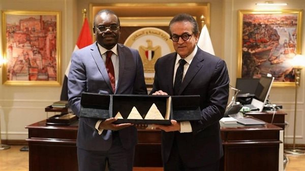 وزير الصحة يناقش مع مدير «Africa CDC» سبل التعاون المشترك