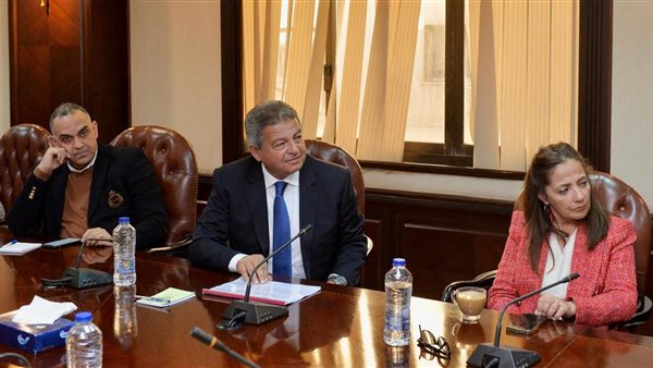 رئيس الأعلى للإعلام يشارك في مناقشة التوصيات النهائية للجنة تطوير الصحافة الورقية والرقمية