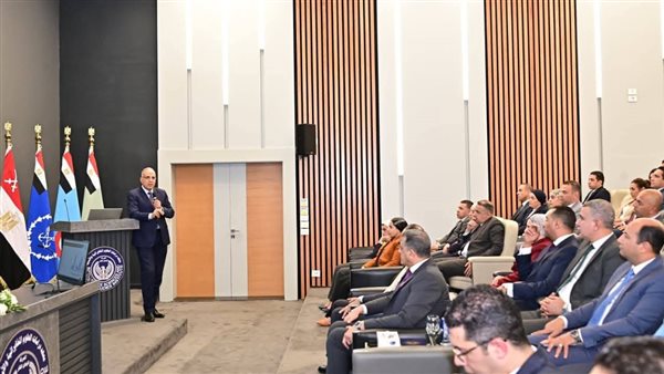 وزير الري يستعرض تطوير تحقيق الإدارة المثلى للموارد المائية