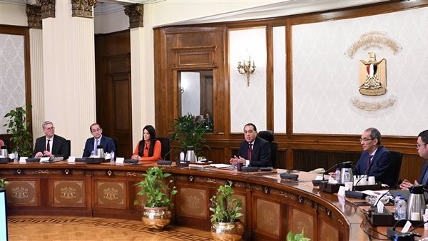 رئيس الوزراء يتابع موقف تسليم وتشغيل المشروعات المُنفذة ضمن حياة كريمة