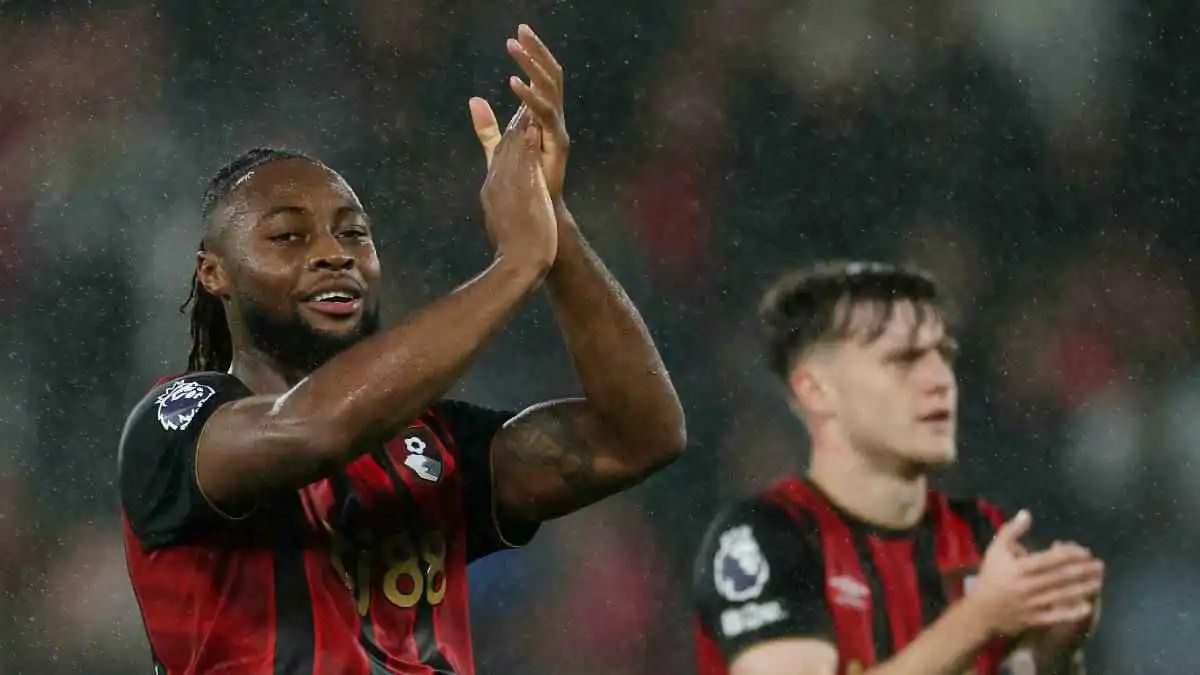 أنطوان سيمينيو نجم بورنموث الإنجليزي