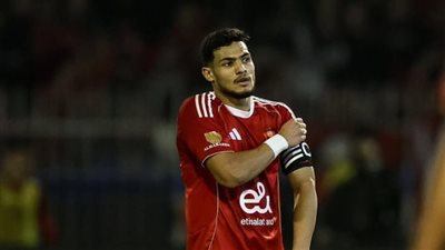 أول تعليق من مصطفي العش على ارتداء شارة قيادة الأهلي لأول مرة أمام غزل المحلة