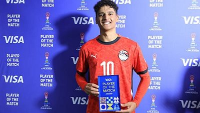 بعد التعافي من الإصابة.. محمد عبد الله يعود لتدريبات الأهلي الجماعية