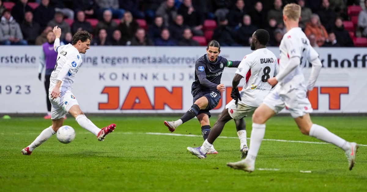 بعد تطبيق النصائح.. فان بيرسي يشيد بتألق أنيس حاج موسى