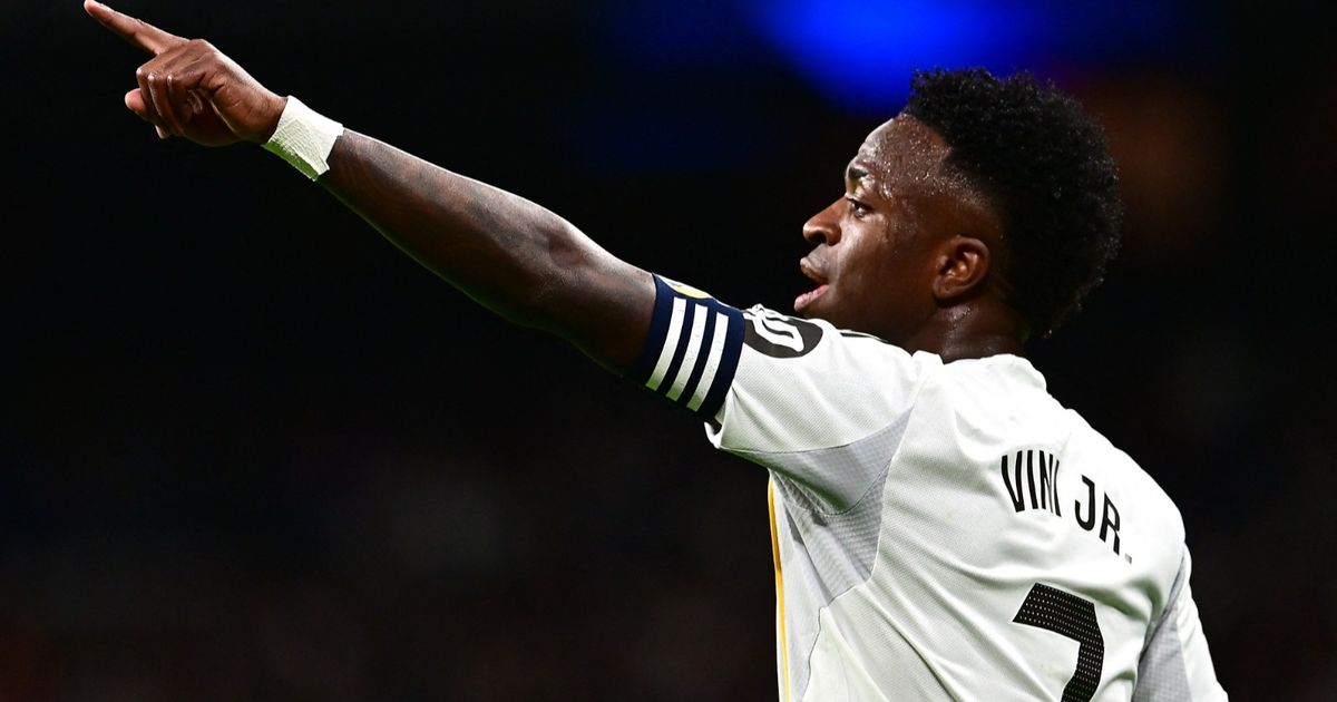 فينيسيوس يحذف صورته بقميص ريال مدريد بعد صيحات استهجان