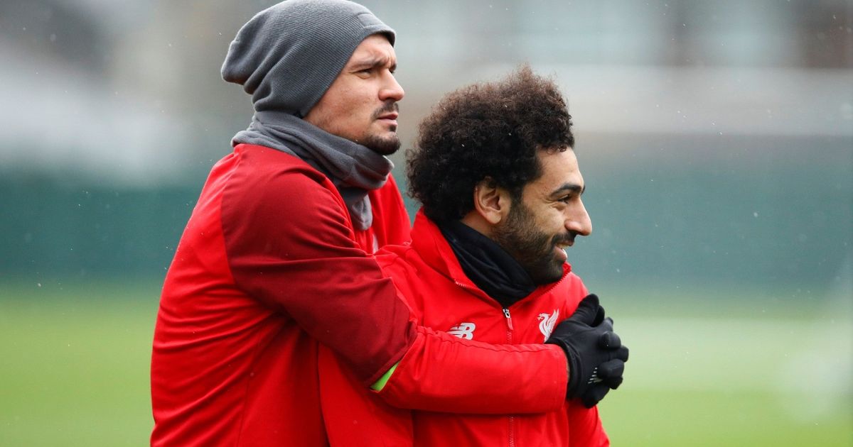 مدافع ليفربول السابق يُساند محمد صلاح بالسخرية من كاراغر