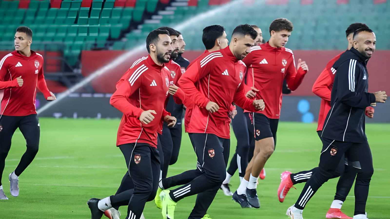 أزمة عنيفة في الأهلي المصري تربك حساباته في الميركاتو الشتوي