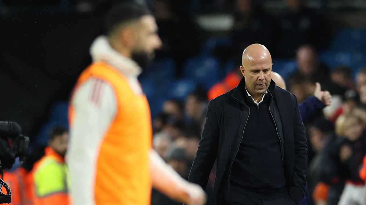 أنا مهذب لكن لست ضعيفا.. رد ناري من سلوت على محمد صلاح