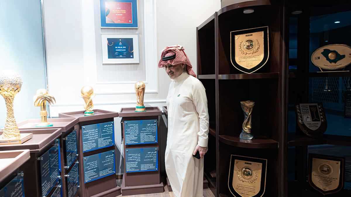 أول أهداف الوليد بن طلال مع الهلال السعودي
