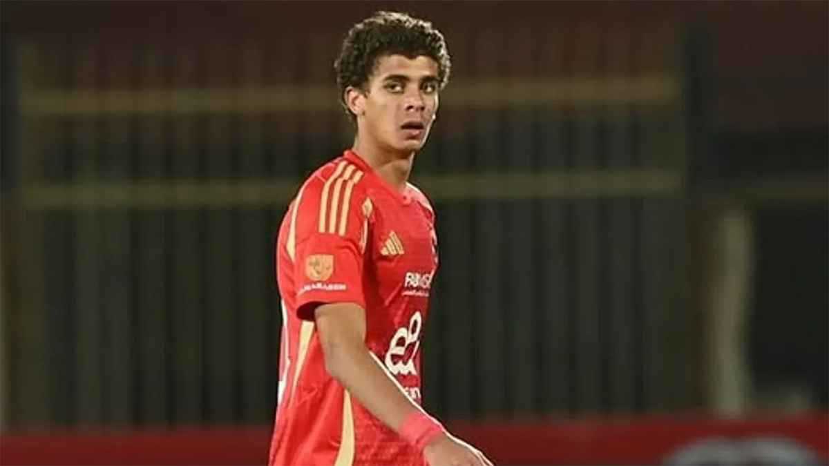 اقترب من اللعب لبرشلونة.. من هو نجم الأهلي حمزة عبد الكريم؟