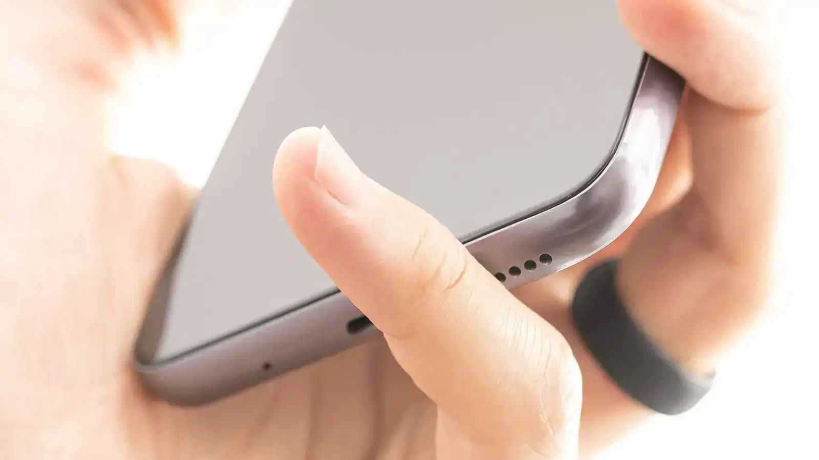 “البنصر”.. كيف تغير الهواتف الذكية شكل أيدينا؟‎