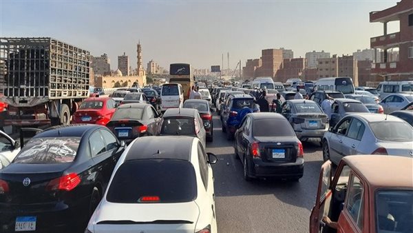 القاهرة والجيزة تشهدان كثافات مرورية صباحية وجهود مكثفة لضبط حركة السير