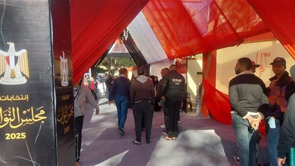 انتظام التصويت وإقبال متفاوت في الساعات الأولى