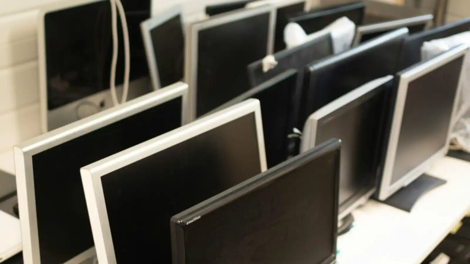 شاشات حواسيب