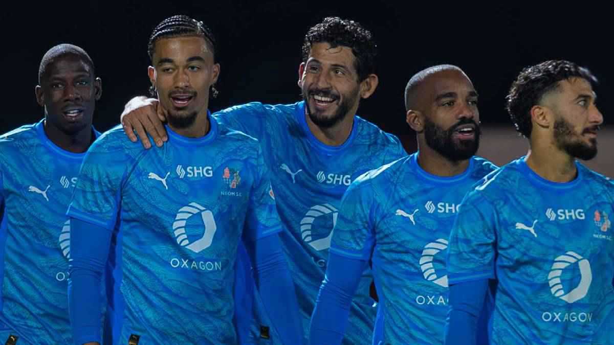 بنزيما أفضل منه.. نجم نيوم يصدم كريستيانو رونالدو (فيديو)