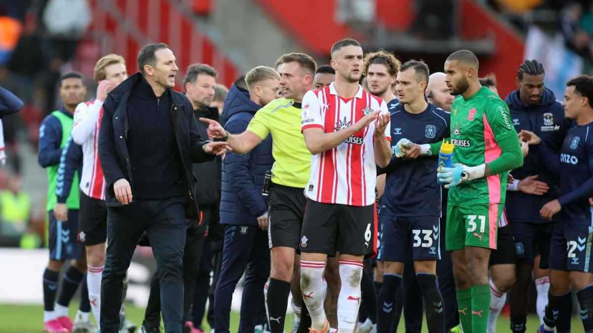 تجاوزت حدودي.. لامبارد يعتذر بعد أزمة مباراة كوفنتري وساوثهامبتون