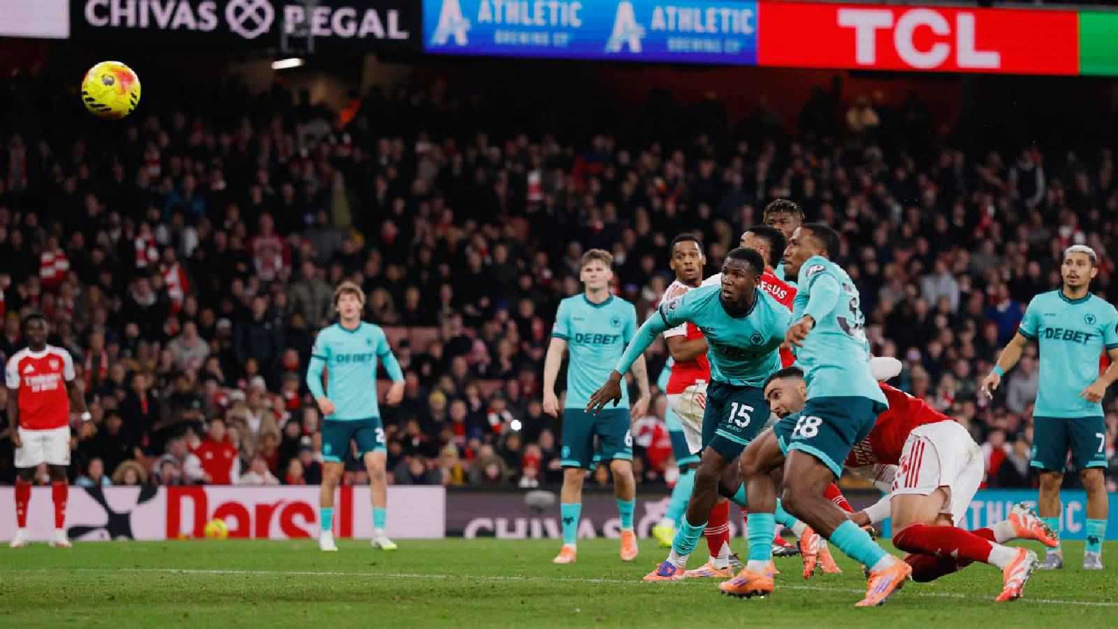 ترتيب الدوري الإنجليزي بعد فوز آرسنال وليفربول وتشيلسي