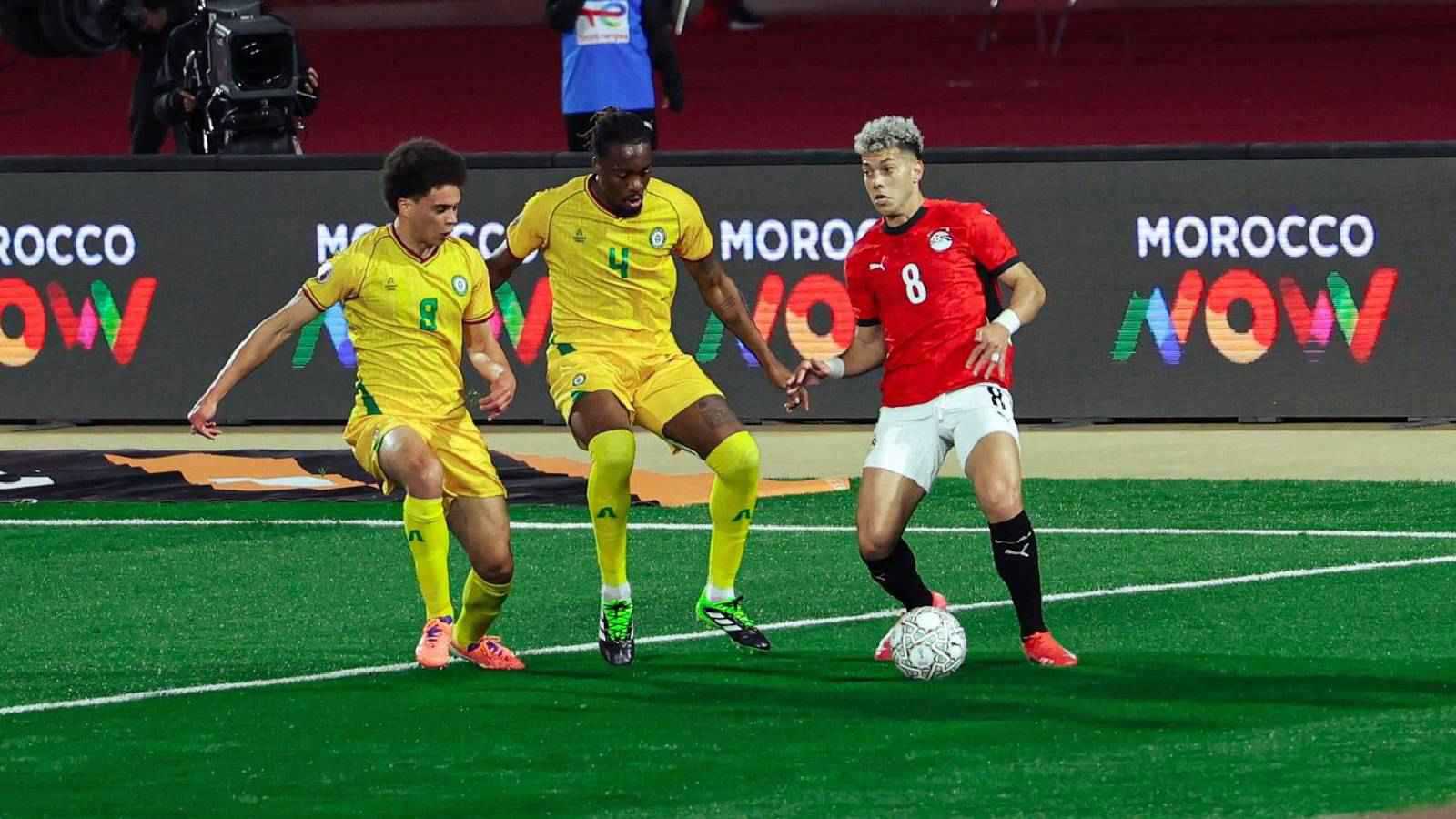 تفاصيل جلسة حسام حسن وإمام عاشور بعد لقاء زيمبابوي