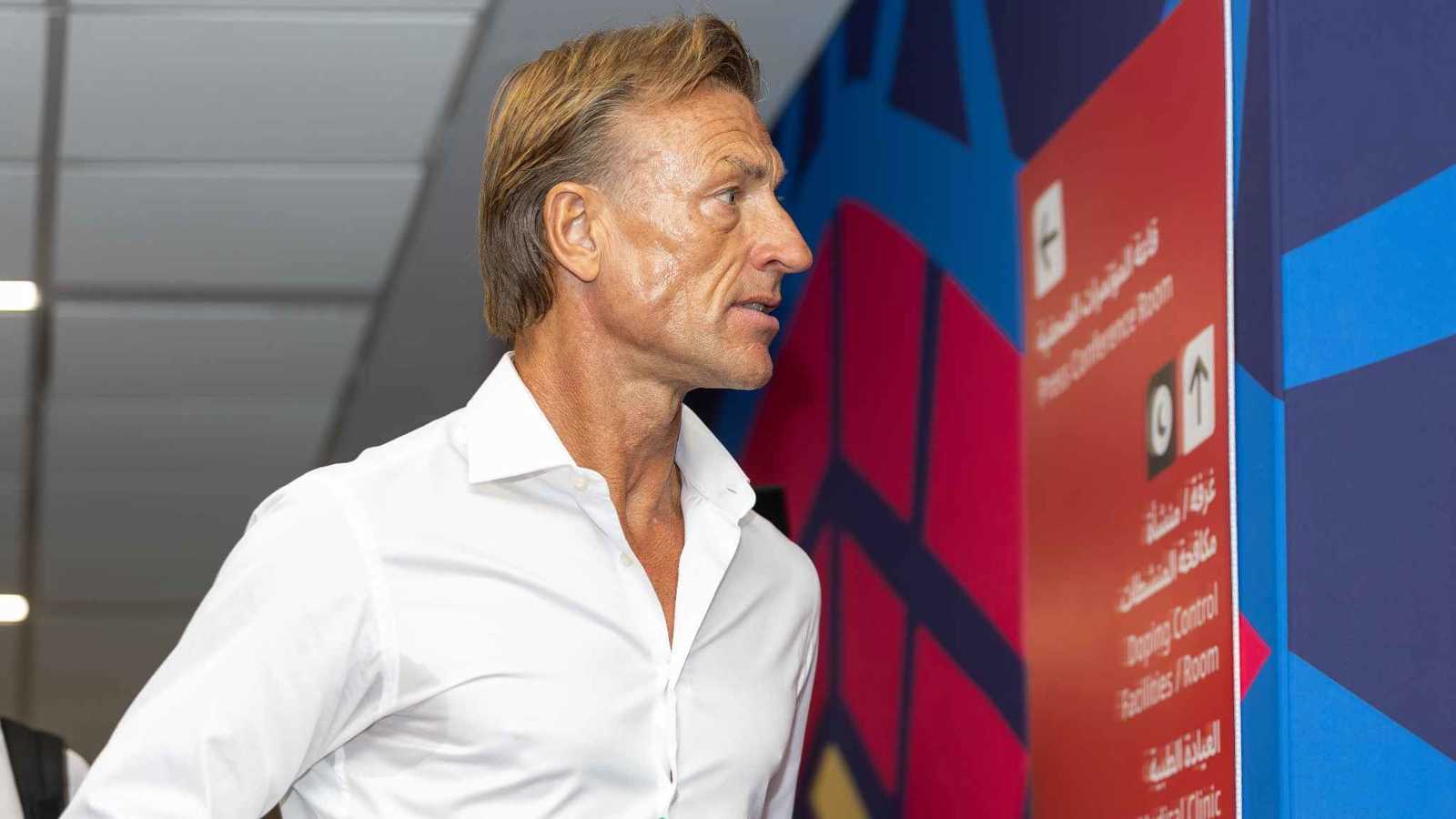 حقيقة إقالة هيرفي رينارد من المنتخب السعودي وتعيين مدرب مؤقت