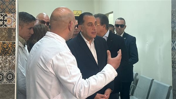 رئيس الوزراء يتفقد مشروعات “حياة كريمة” فى محافظة القليوبية ويبدأها بالمركز البيطري