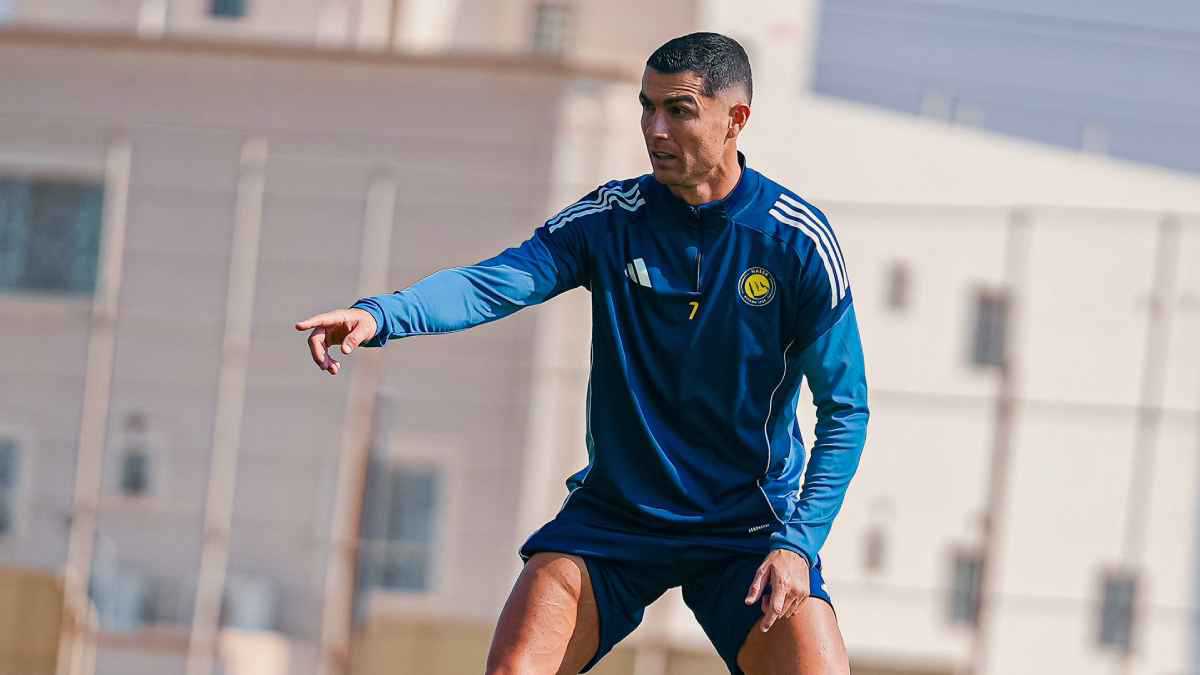 على غير عادته.. لماذا سيلعب كريستيانو رونالدو ضد الزوراء؟