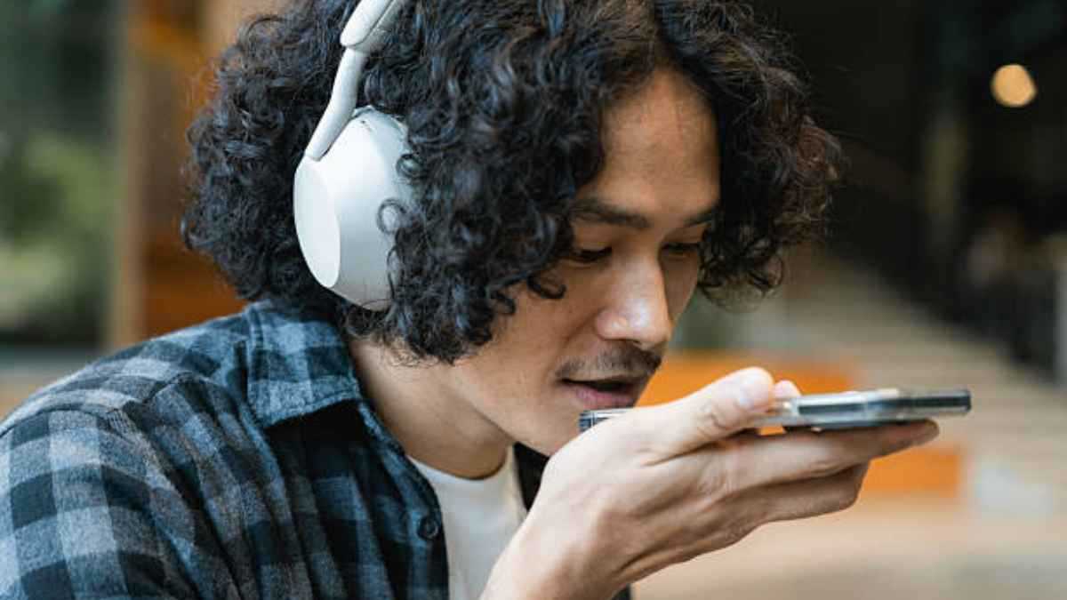 غوغل تطلق ترجمة فورية باستخدام سماعات الرأس وتقنيات Gemini