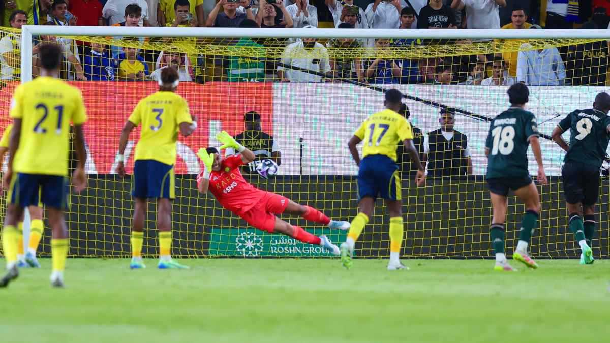 غير مقبول إطلاقًا.. تعليق غاضب بسبب منع النصر السعودي من التسجيل (فيديو)