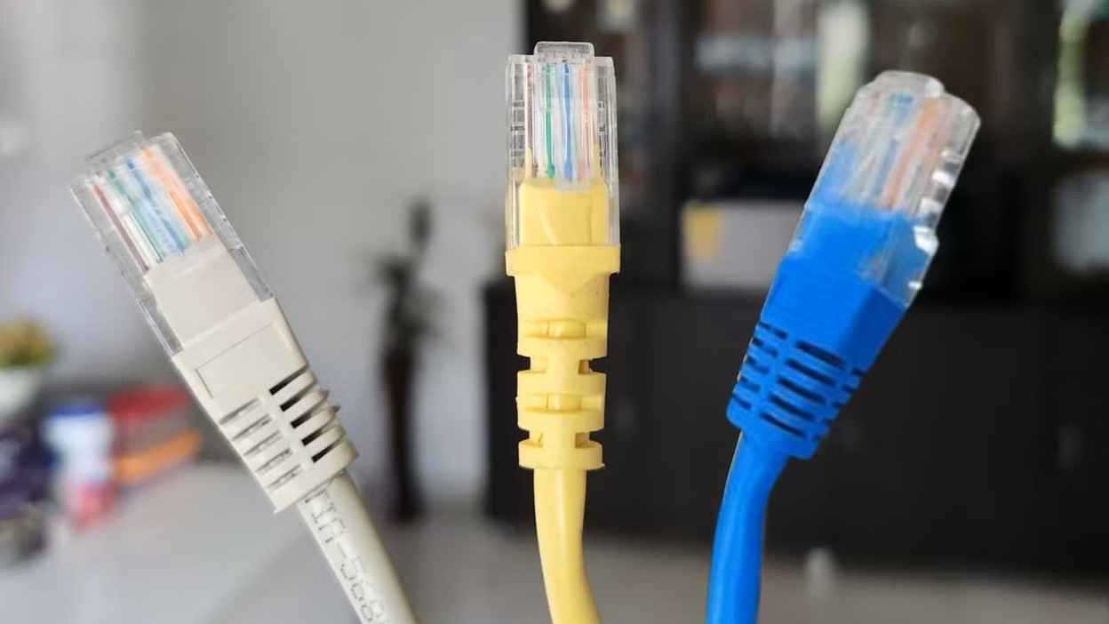 كابلات الإيثرنت وألوانها.. أداة أساسية لإدارة الشبكات المعقدة