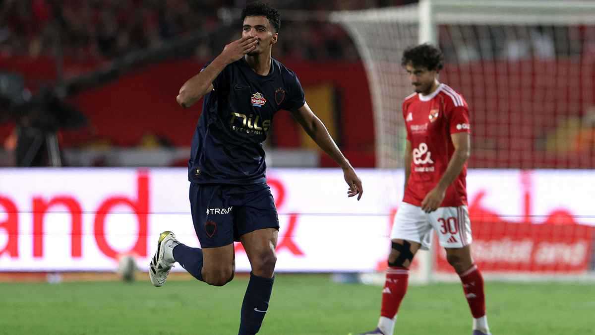 كرة القدم لا تدار بالكلمات.. شقيق حسام عبد المجيد يصدم جون إدوارد