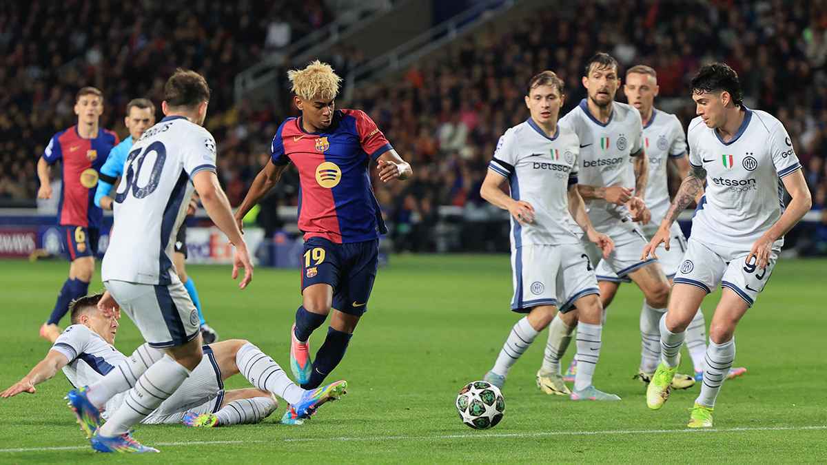 لإنقاذ خط الدفاع.. ليفربول ينقض على صفقة برشلونة