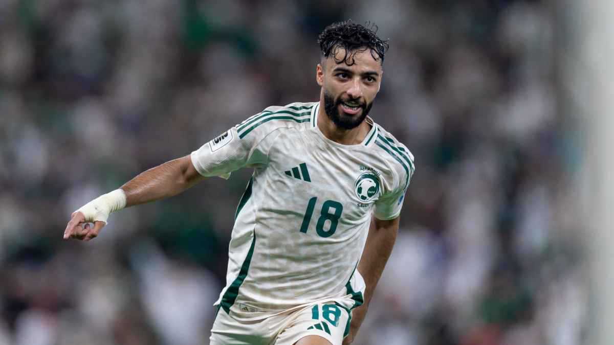 لا تتبع الضوء.. تركي السهلي يوجه رسالة نارية إلى صالح أبو الشامات (فيديو)