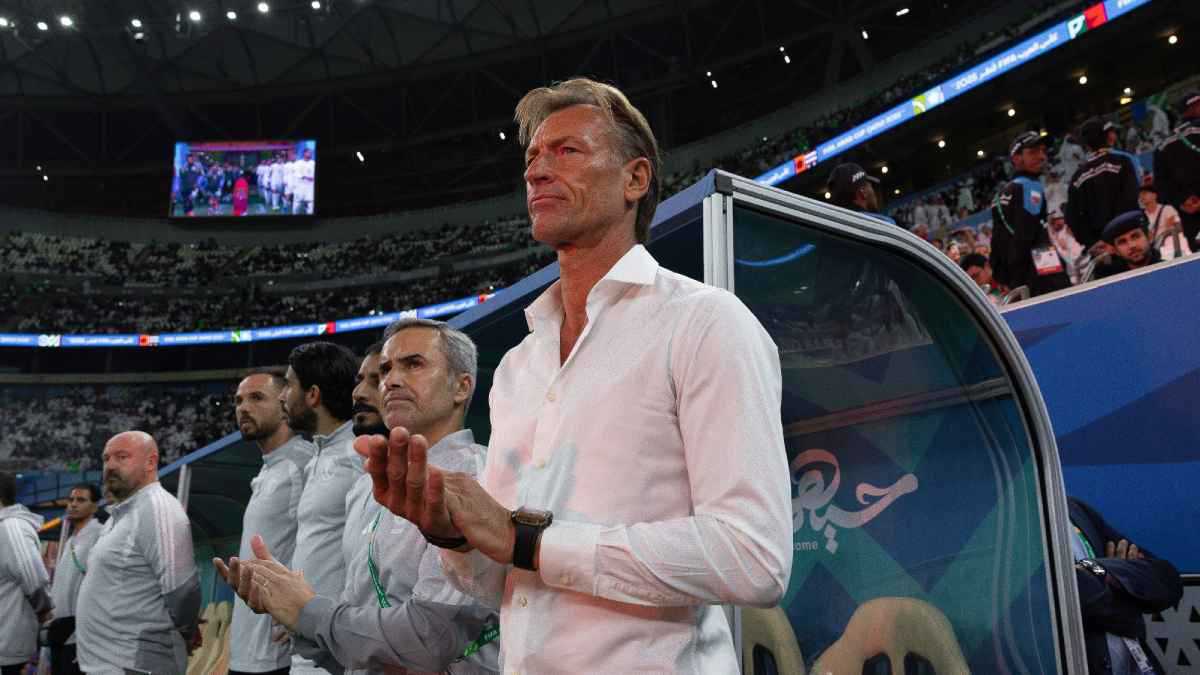 لا يستحق أن يكون قائدًا.. عبده عطيف يوجه انتقادات حادة لرينارد