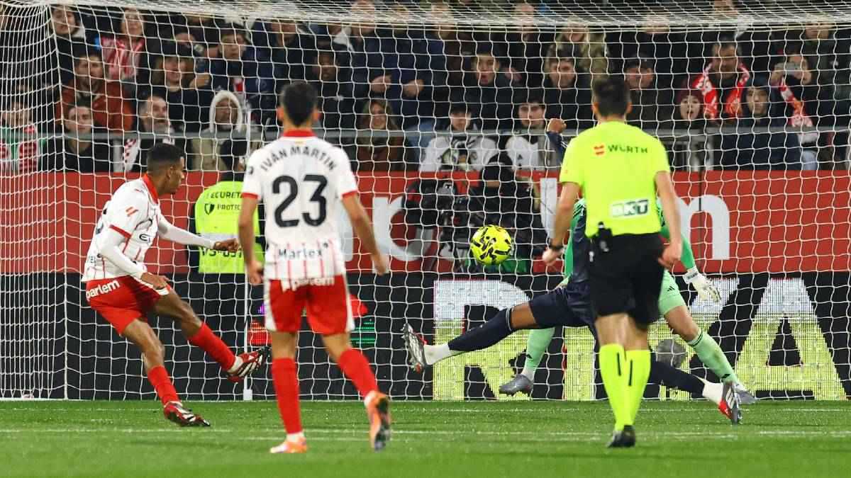 لا يوجد ضربة جزاء.. “أرشيفو فار” يصدم ريال مدريد