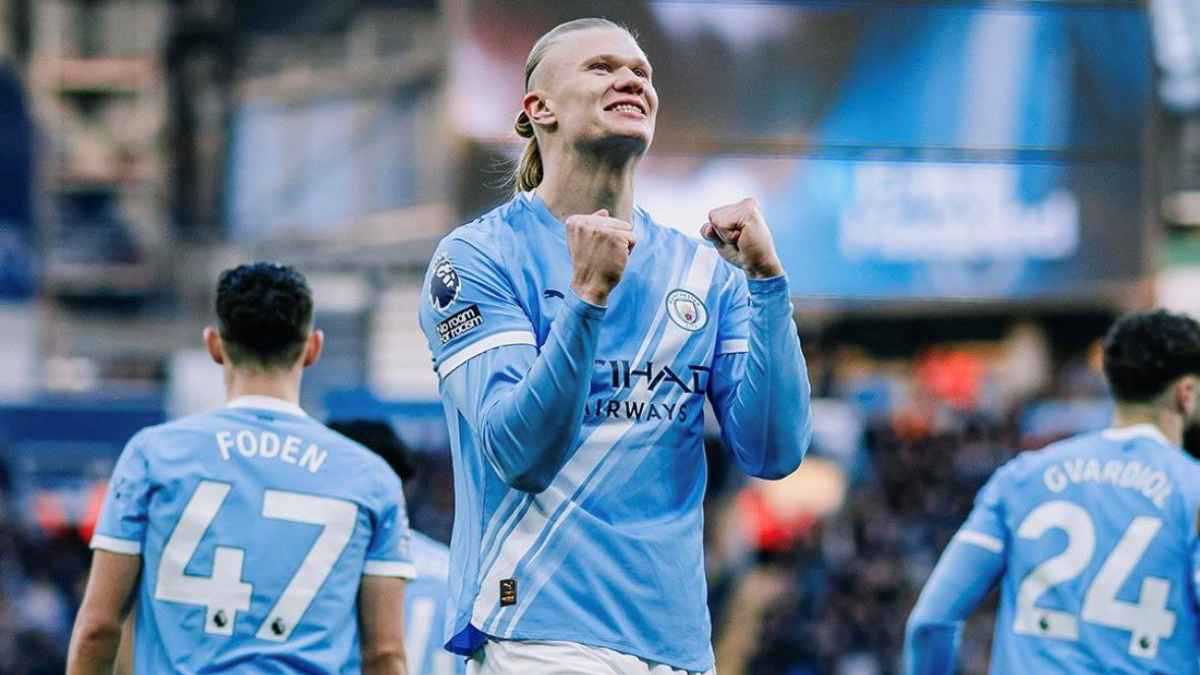 مانشستر سيتي يكتسح وست هام وينتزع صدارة الدوري الإنجليزي مؤقتا (فيديو)