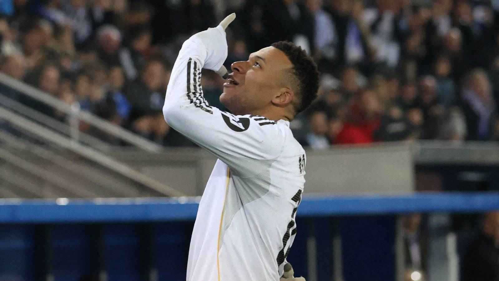 مبابي يخطف الأضواء باحتفال جديد (فيديو)