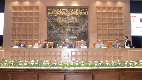 محافظ الوادي الجديد يشارك باحتفالية ” لمحات من الهند 2025 ” بمحافظة أسيوط