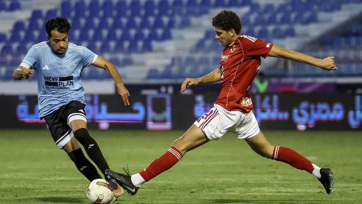 مدرب الأهلي المصري يحسم موقفه بشأن رحيل حمزة عبد الكريم إلى برشلونة