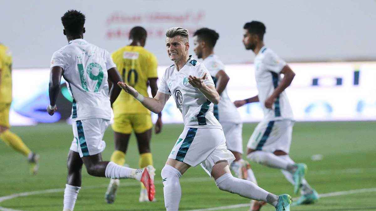 مفاجأة.. نجم الأهلي السابق يرفض الانضمام لأي فريق سعودي آخر