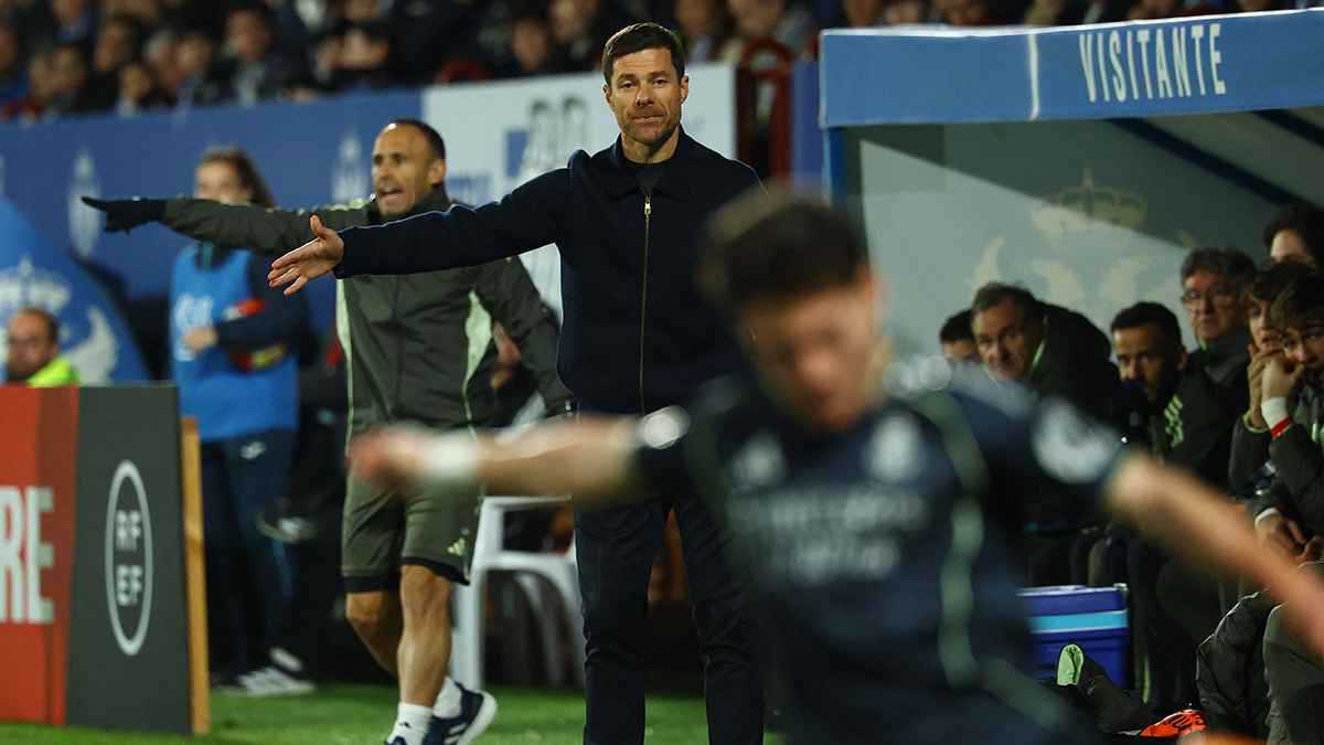 منعزل تمامًا .. خطة ريال مدريد للإطاحة بتشابي ألونسو