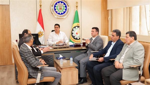 نائب محافظ الدقهلية يعقد اجتماعا لدعم سياسة التحول الرقمي وتقديم الخدمات المميكنة