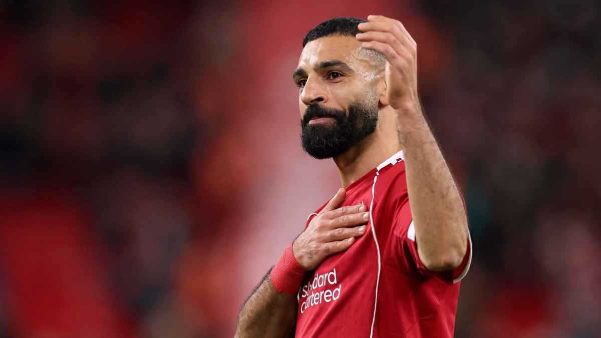 هل خاض معركة مع سلوت.. خدوش رقبة محمد صلاح تفجر جدلا (فيديو)