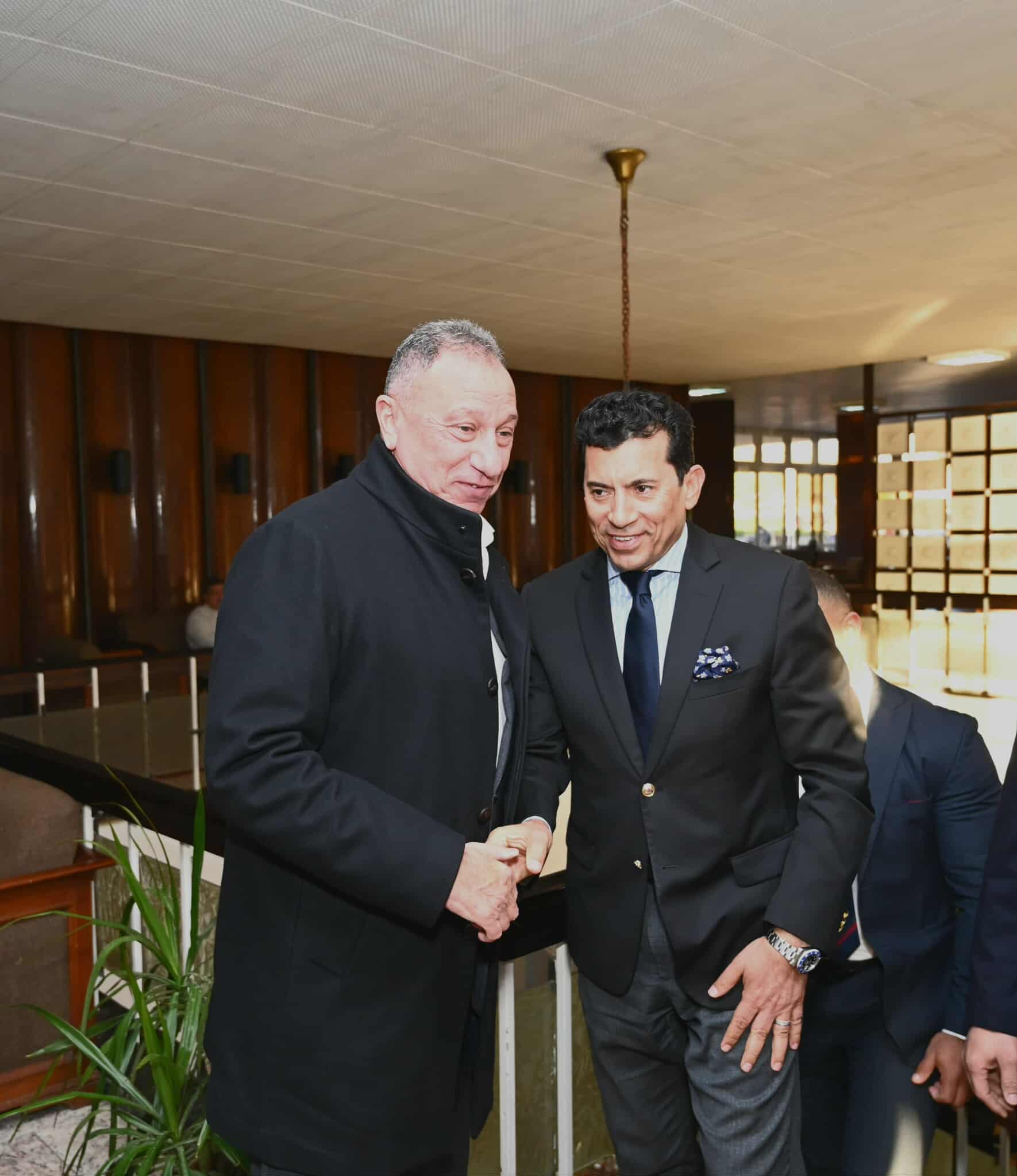 No description available.