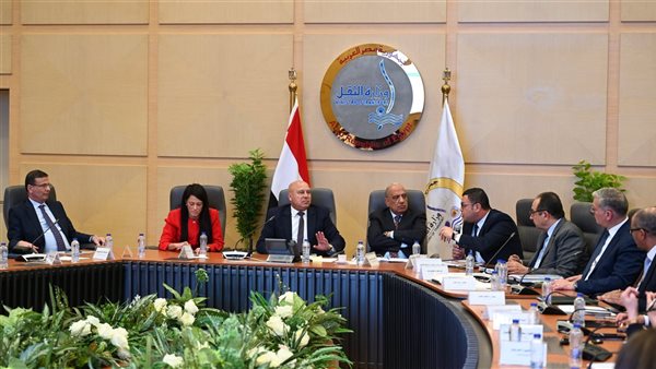 وزير الصناعة يبحث مع وزراء التخطيط والإسكان والمالية تعزيز منظومة مرافق المناطق الصناعية