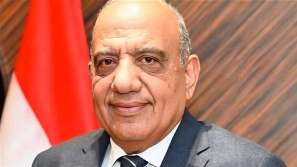 وزير الكهرباء والطاقة المتجددة يغادر إلى العاصمة الصينية بكين لبحث سبل التعاون