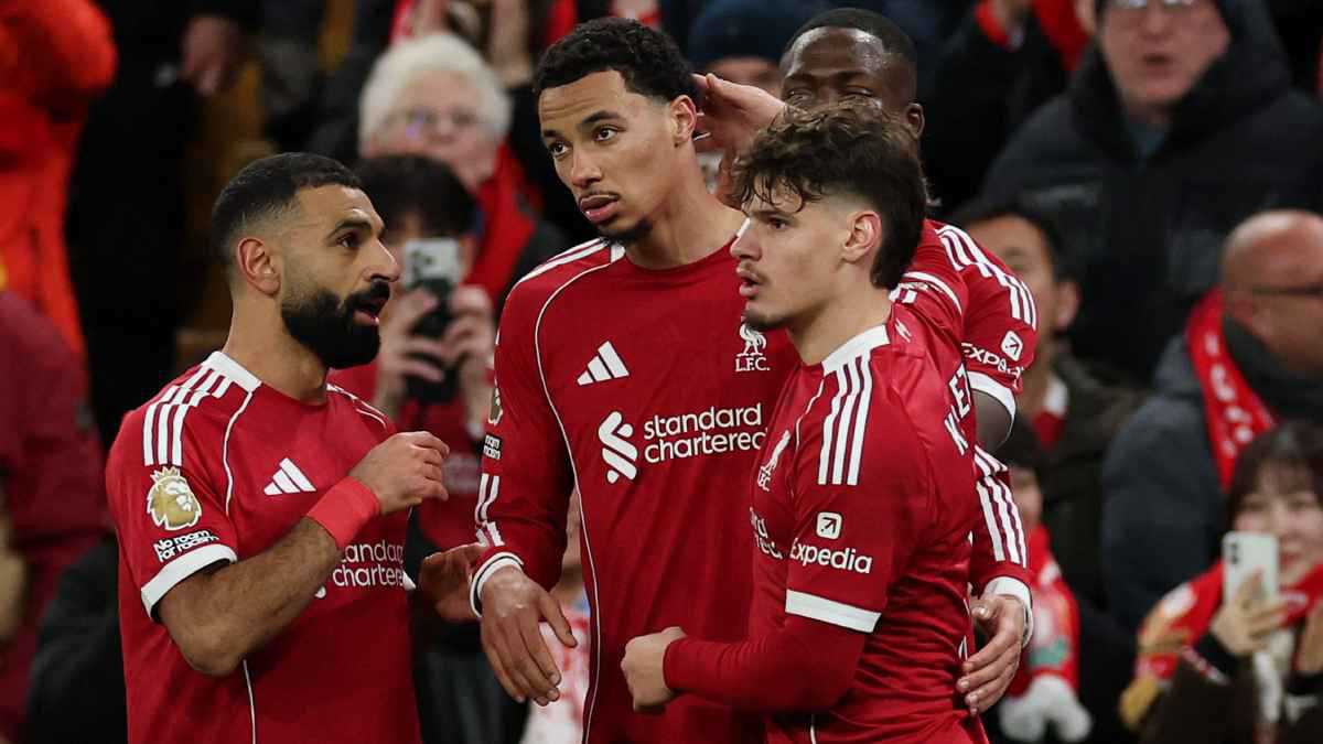 يجب أن يلعب.. جماهير ليفربول تختار “بديلًا مؤقتًا” لمحمد صلاح