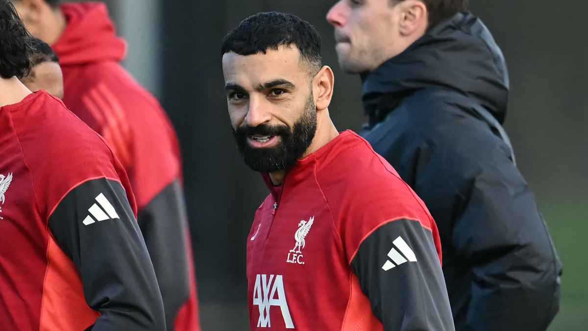 يضحك.. أحدث ظهور لمحمد صلاح في تدريبات ليفربول مع سلوت (فيديو وصور)